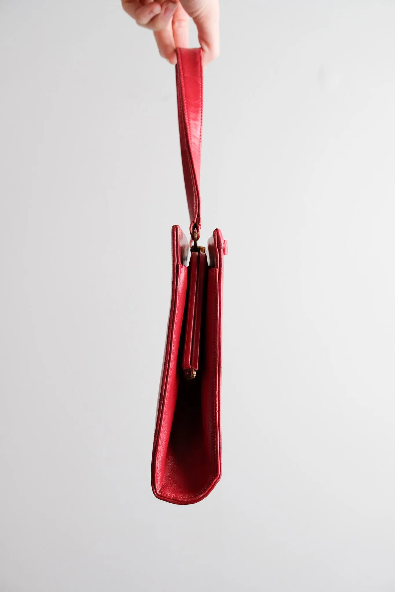Adorable 1960's Red Square Bow Structured Leather Handbag