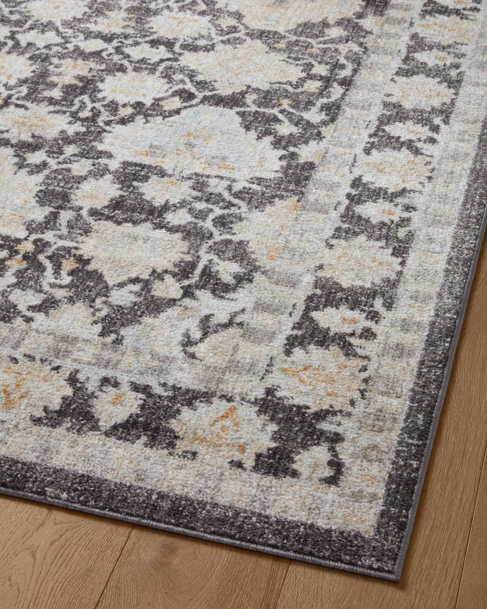 Aylin Rug