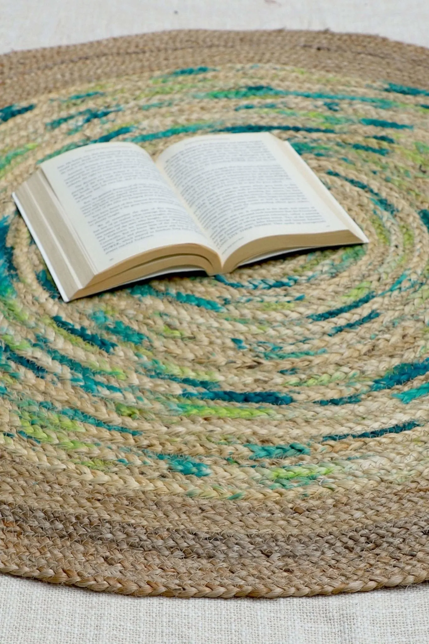 CREED -ROUND JUTE  RUG