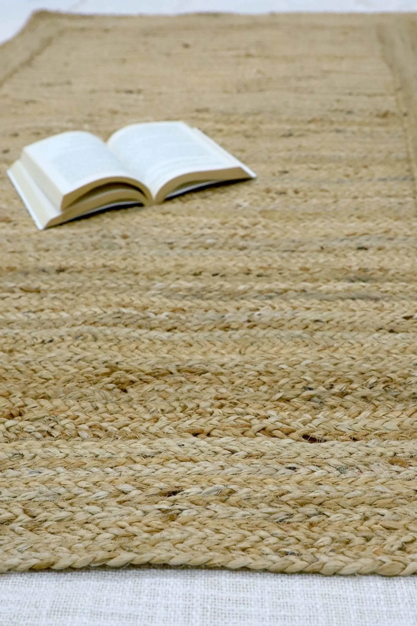 CREST - BRAIDED RUG