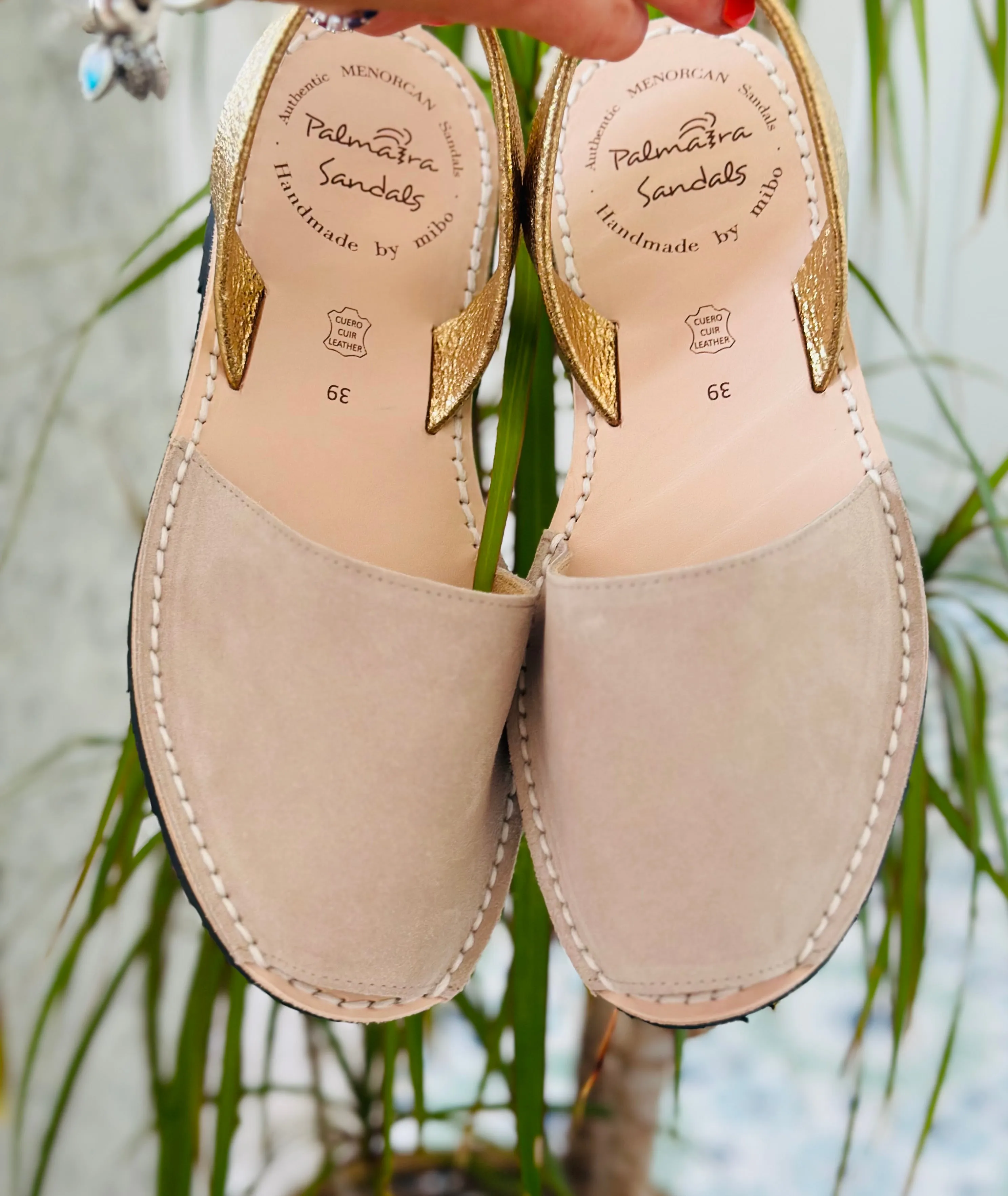 Seashell Suede Avacas